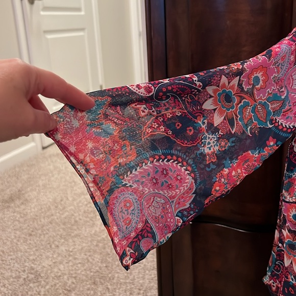 Aqua multi color loose top,lured decor,size M,like new,excellent condition. - Picture 3 of 5